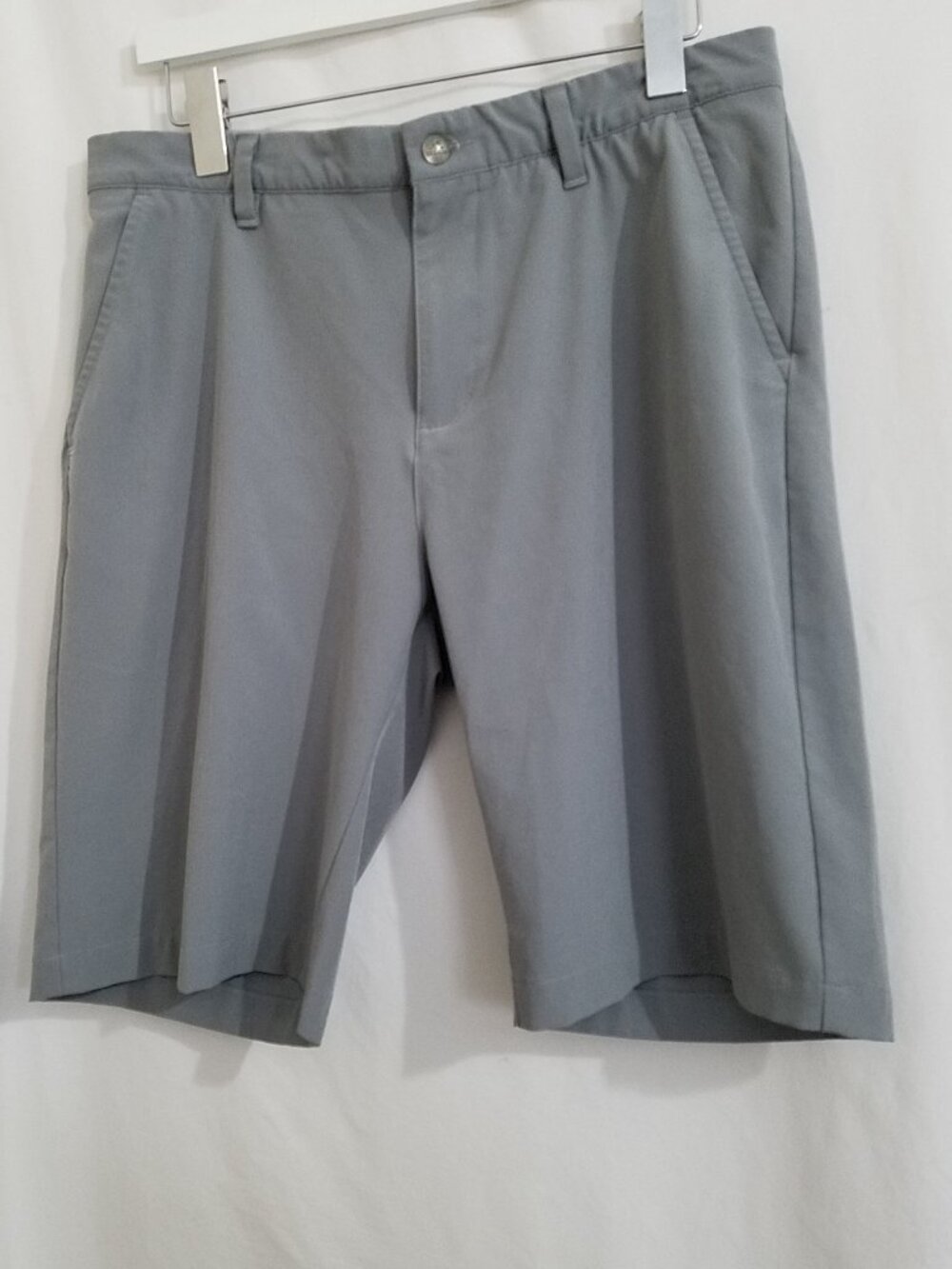 Adidas Golf Shorts – Size 33 – Gray 🌿 - Good Pre-Owned Condition
